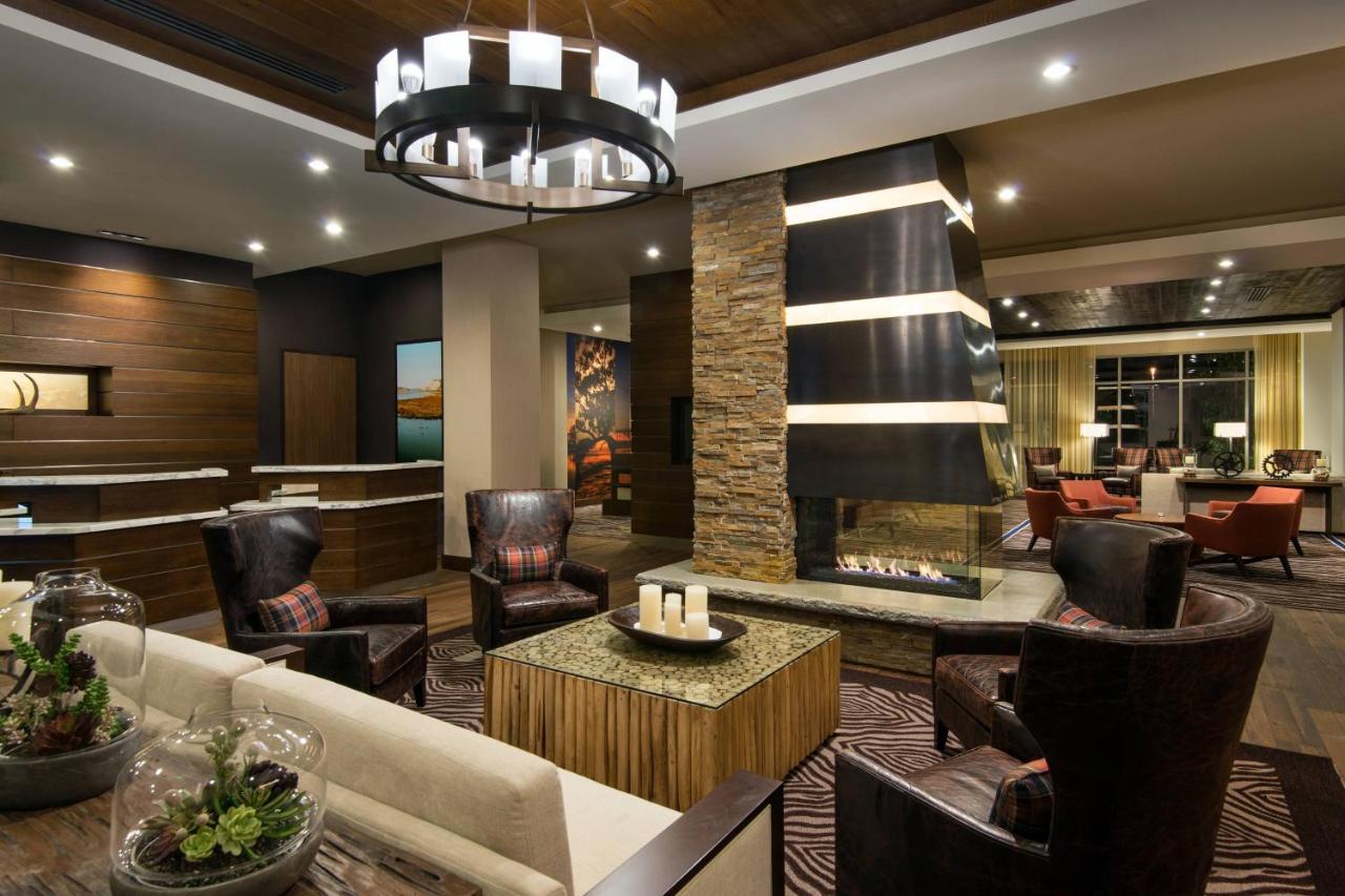 Courtyard By Marriott Irvine Spectrum Экстерьер фото