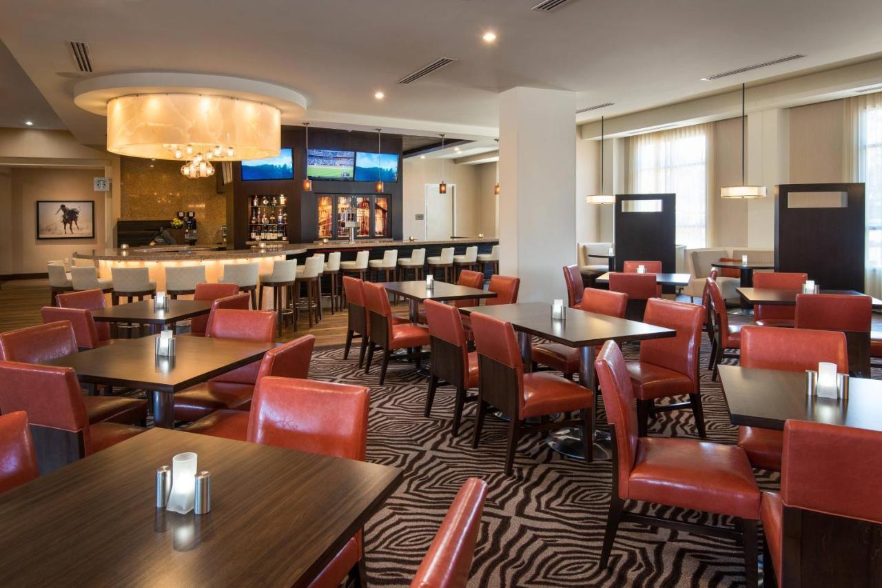 Courtyard By Marriott Irvine Spectrum Экстерьер фото