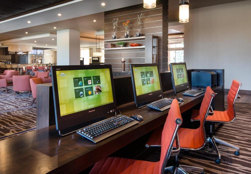 Courtyard By Marriott Irvine Spectrum Экстерьер фото